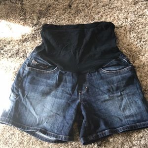 Maternity shorts